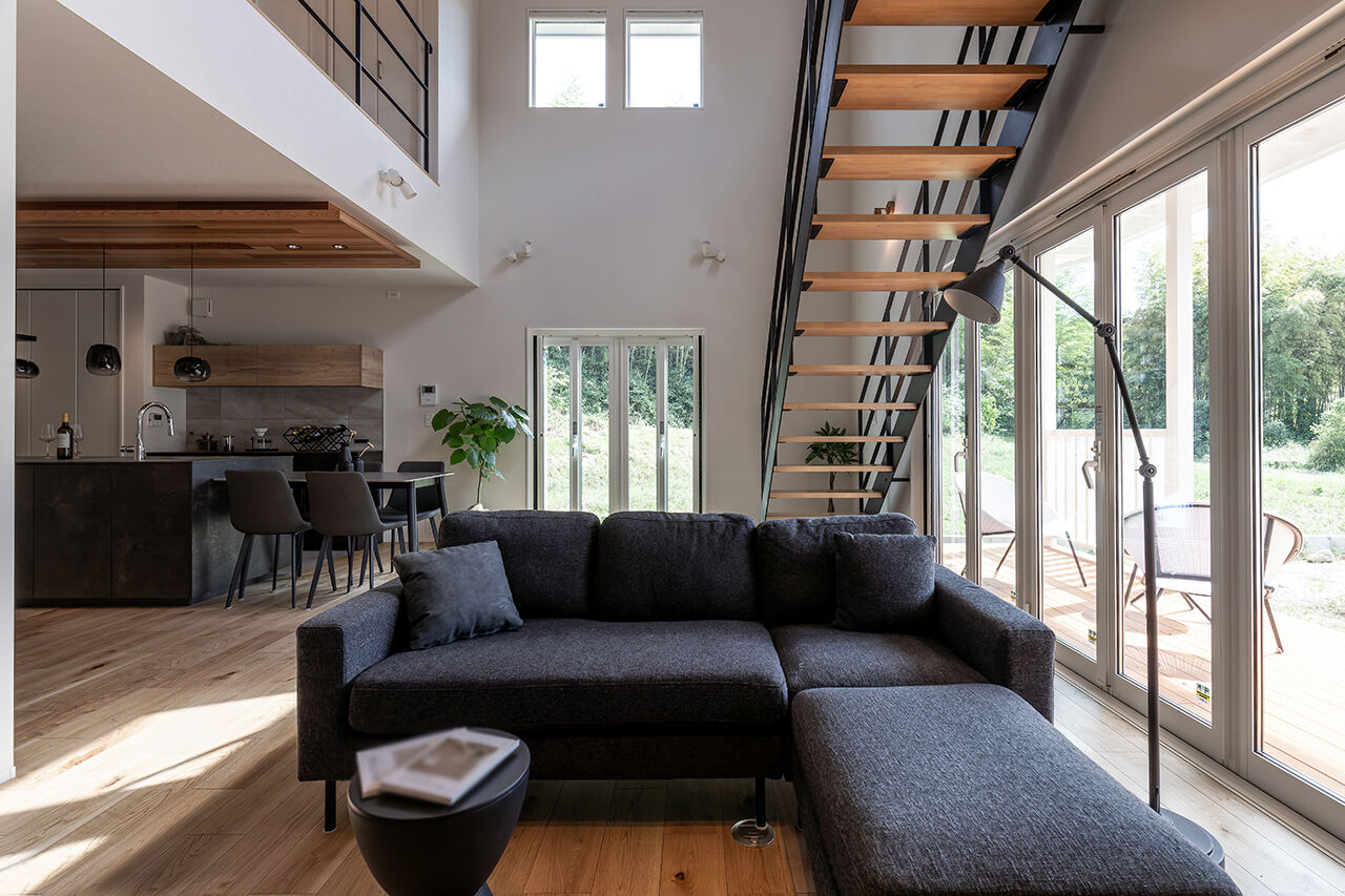 アートハウス 【4000万円台～】外観はサーファーズハウス、室内は海外リゾートのようなホテルライクスタイルの建築実例画像2