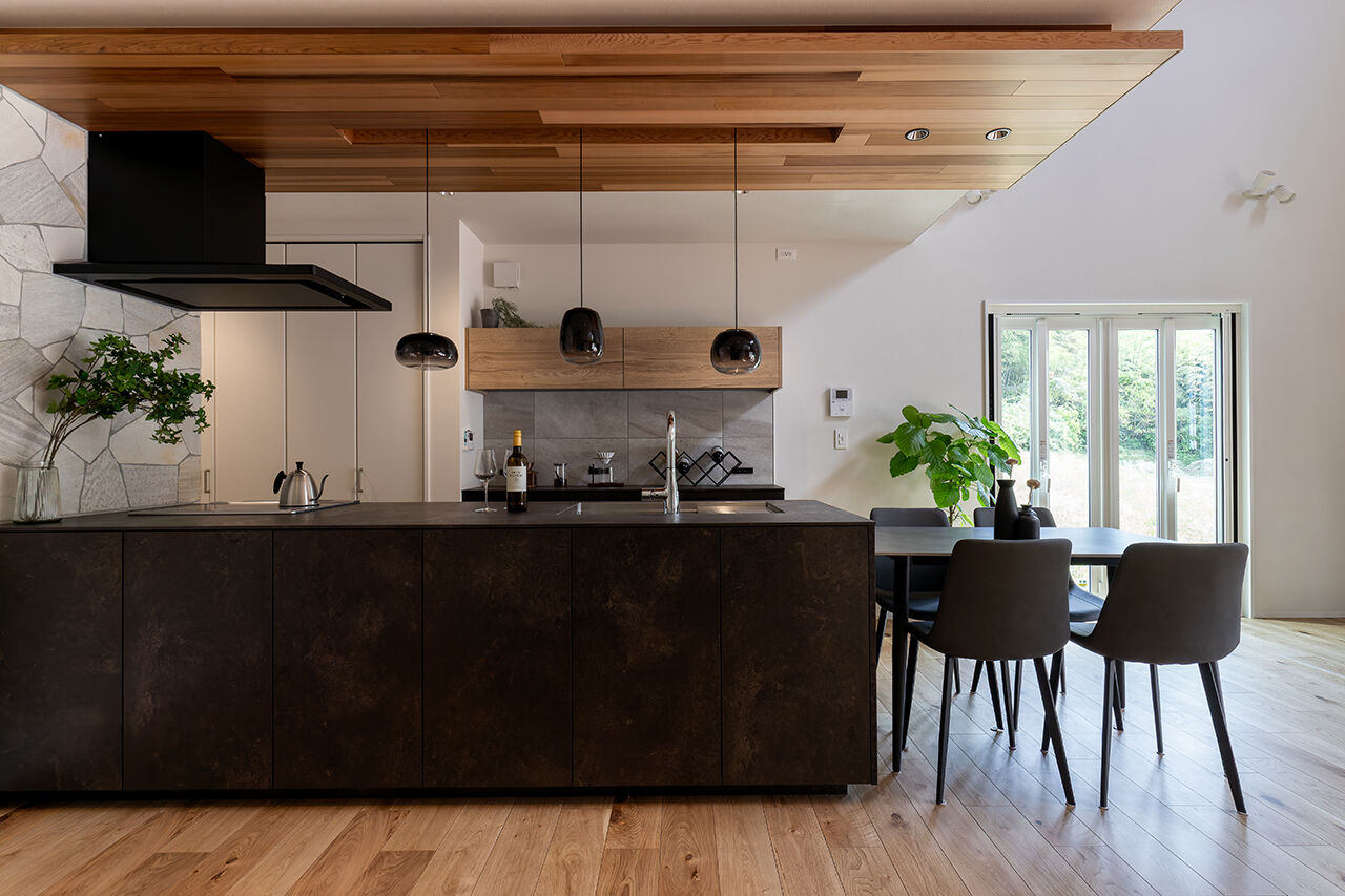 アートハウス 【4000万円台～】外観はサーファーズハウス、室内は海外リゾートのようなホテルライクスタイルの建築実例画像4