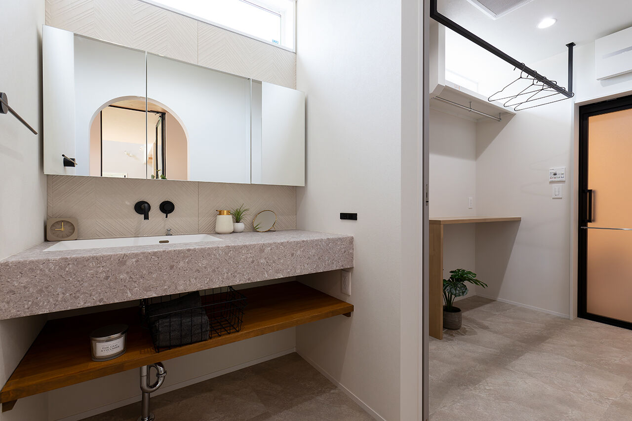 アートハウス 【4000万円台～】外観はサーファーズハウス、室内は海外リゾートのようなホテルライクスタイルの建築実例画像9