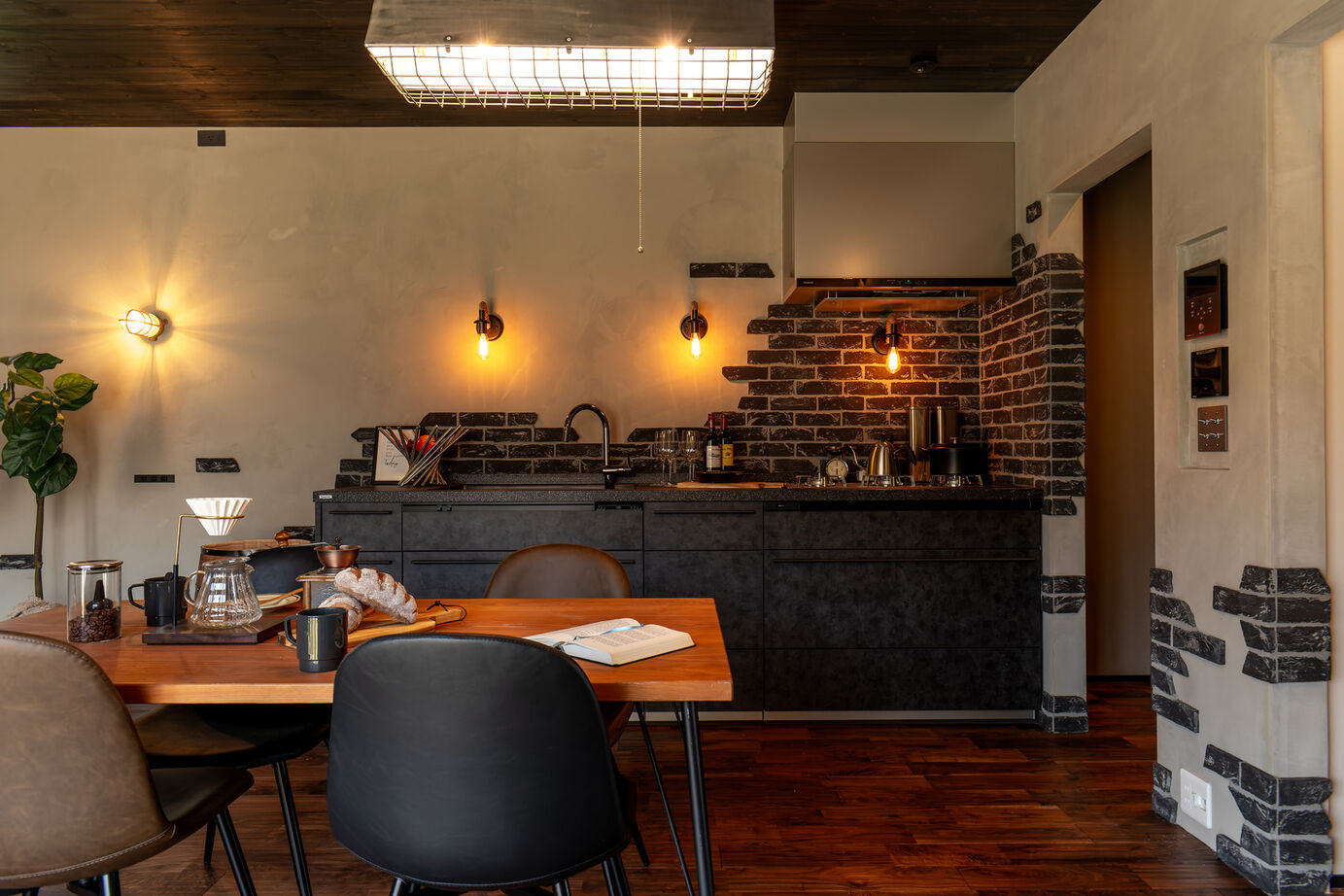 アートハウス 【大阪/3000万円台/35坪】ホテルライクな寛ぎ。リゾートテイストのあるデザインを生活に寄せて暮らしやすくの建築実例画像2