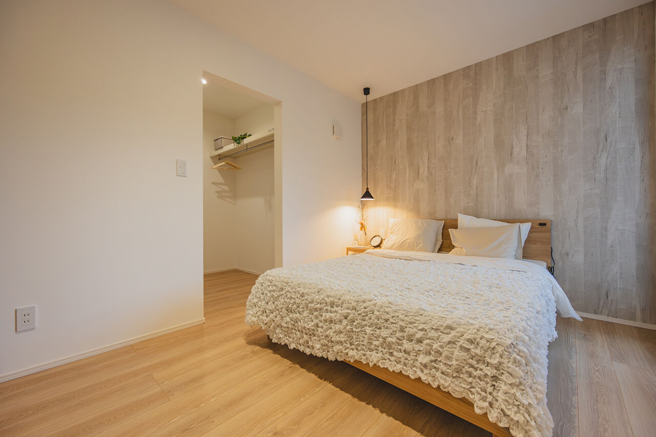 永代ハウス長崎 【Ｌ字型LDK/タタミコーナー】白と木目のデザインで実現した、明るく温もりを感じさせる空間の建築実例画像9