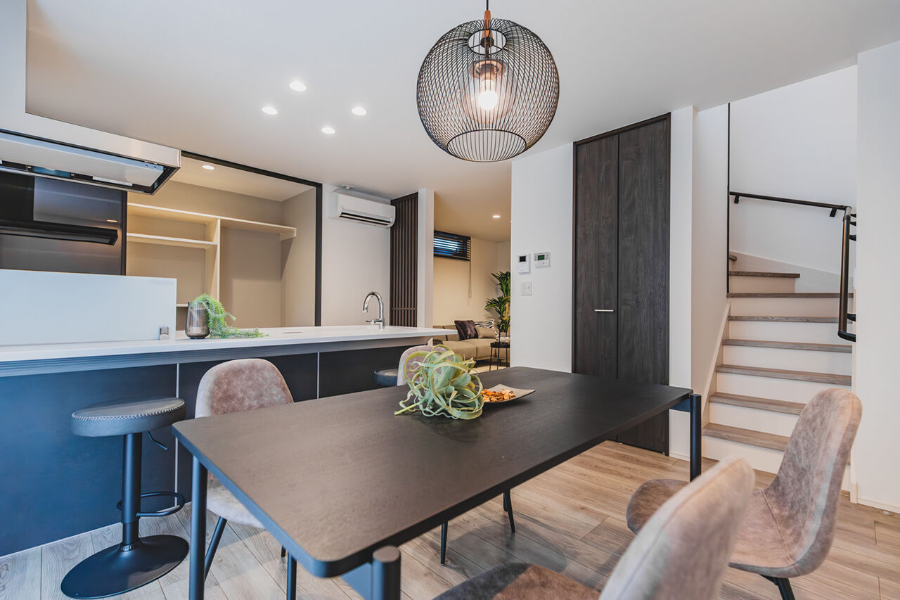 永代ハウス長崎 【Ｌ字型リビング/タタミコーナー】キッチンに立つだけで気分も上がる、ホテルライクな空間の建築実例画像5