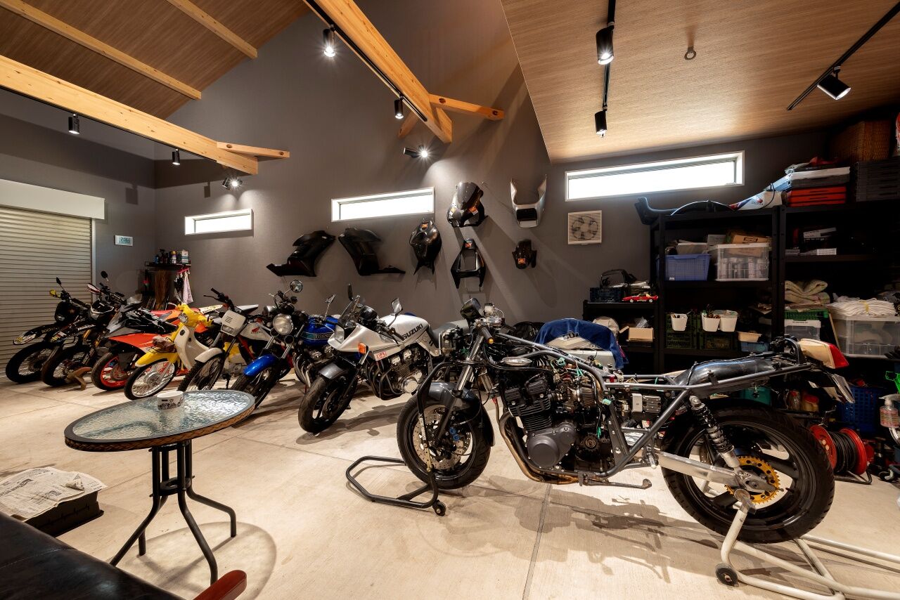 ワクワクプロジェクト／三光ホーム 【3000万円台/43.7坪/間取り有】バイク乗り夫婦が叶えた10台以上の愛車を格納するアメリカンガレージハウスの建築実例画像5