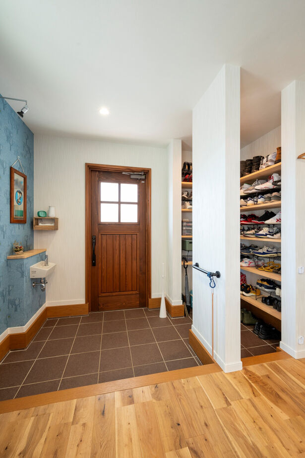 ワクワクプロジェクト／三光ホーム 【3000万円台/43.7坪/間取り有】バイク乗り夫婦が叶えた10台以上の愛車を格納するアメリカンガレージハウスの建築実例画像10