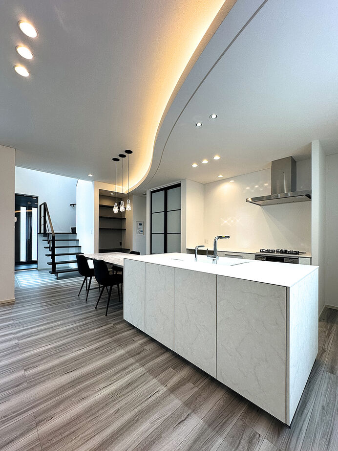 ファインホーム 【ビルトインガレージ｜3LDK｜キャットウォーク】人も猫も楽しく！中庭越しに愛車を眺めるガレージハウスの建築実例画像6