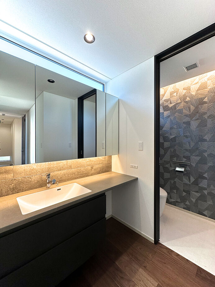 ファインホーム 【スキップフロア｜半地下｜書斎｜吹き抜け｜1.5階リビング】遊び心と機能美にこだわった、4層構造の住まいの建築実例画像8