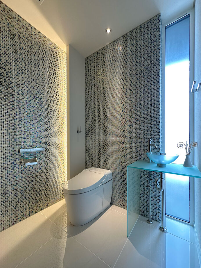 ファインホーム 【ビルトインガレージ｜オリジナルキッチン｜吹き抜け｜中庭】素材も性能もこだわり抜いた、上質な住まいの建築実例画像9