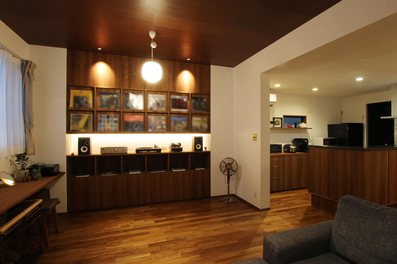 ハナハウス 【交野市／2300万円】趣味のJAZZが楽しめる、ミッドセンチュリーテイストの家［間取り図］の建築実例画像1