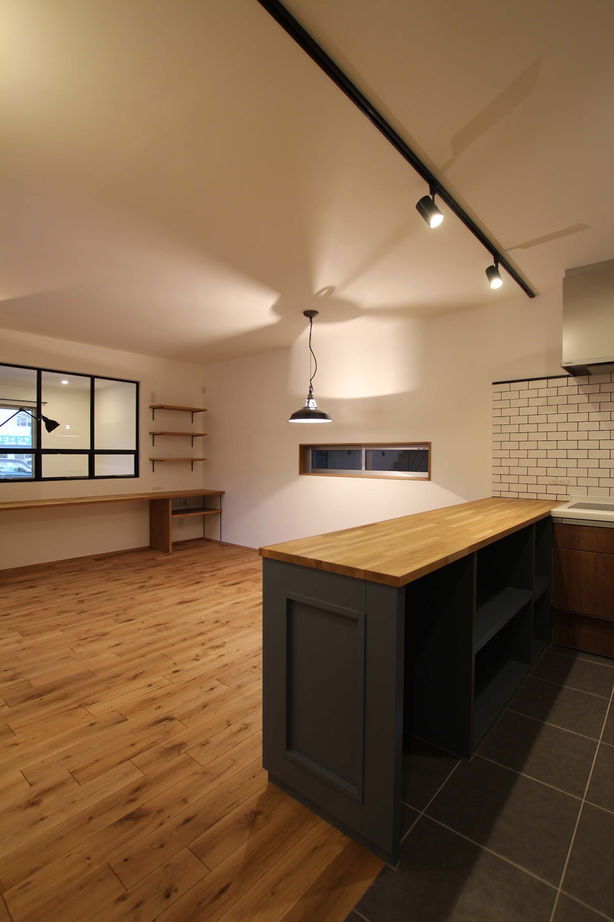 ハナハウス 【堺市／2460万円】階段の造形美が美しい！大きな吹抜けと土間スペースのある家の建築実例画像5