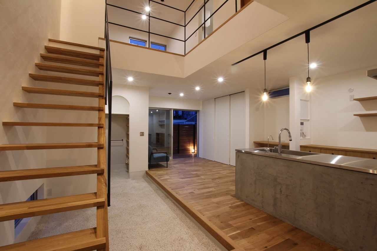 ハナハウス 【堺市／1950万円】土間スペースとLDKが一体化！27.5坪と狭小で限られた敷地を有効活用［間取り図有］の建築実例画像