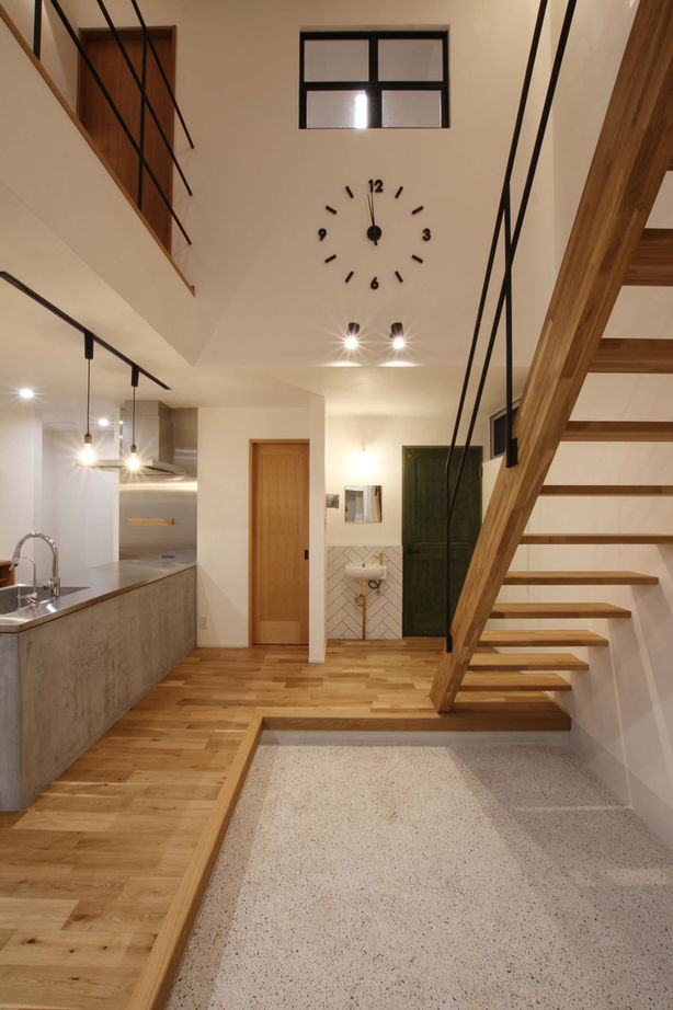 ハナハウス 【堺市／1950万円】土間スペースとLDKが一体化！27.5坪と狭小で限られた敷地を有効活用［間取り図有］の建築実例画像4