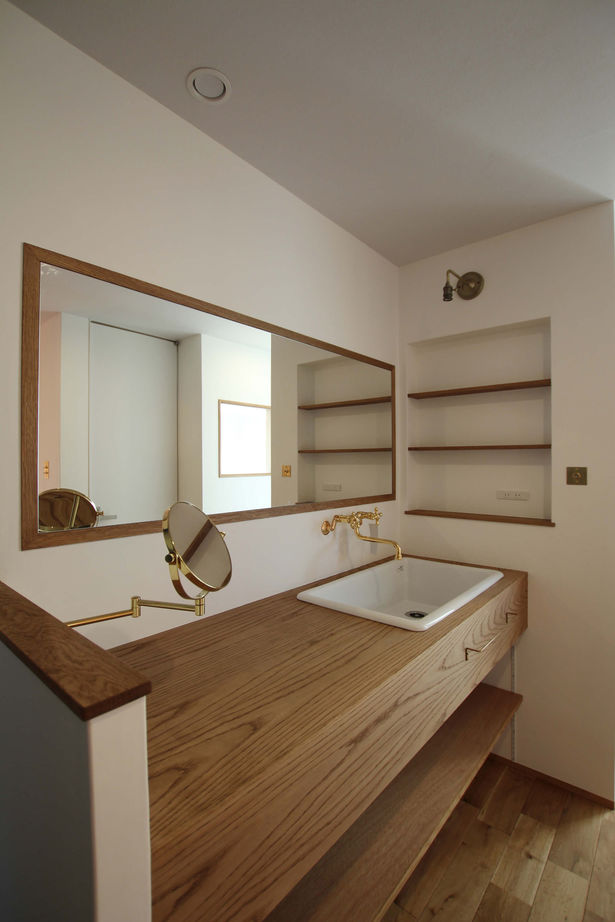 ハナハウス 【枚方市／2200万円】隣家を借景にした心地よい窓辺。スキップフロアのある家の建築実例画像5