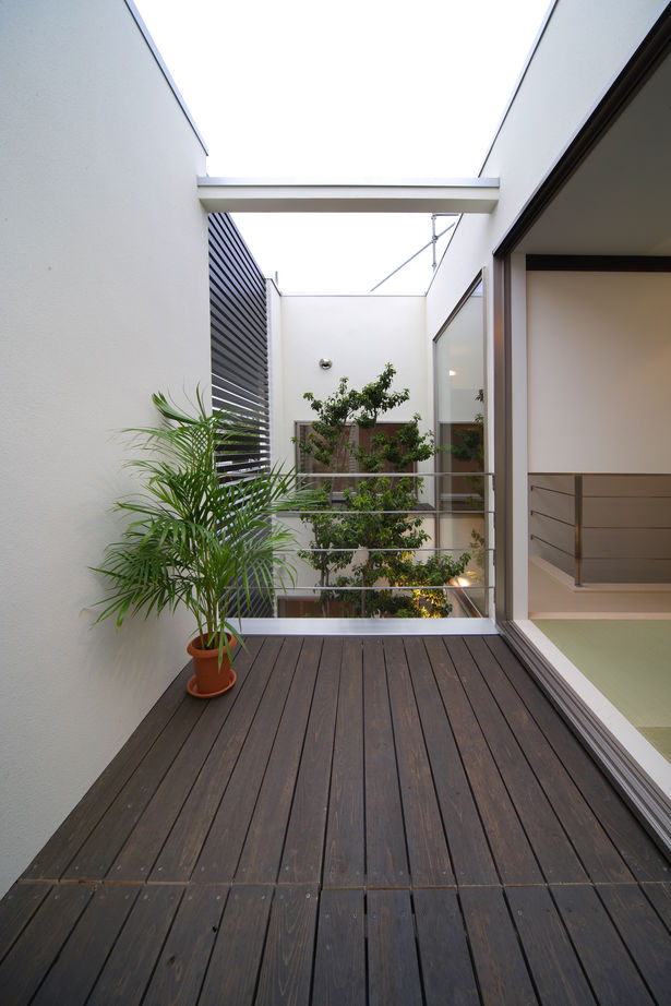 KADeL 【2000万円台/大阪府/23坪】「小さな都市の町屋」豊かな中庭と開放的でプライバシーを確保した狭小4LDKの建築実例画像7