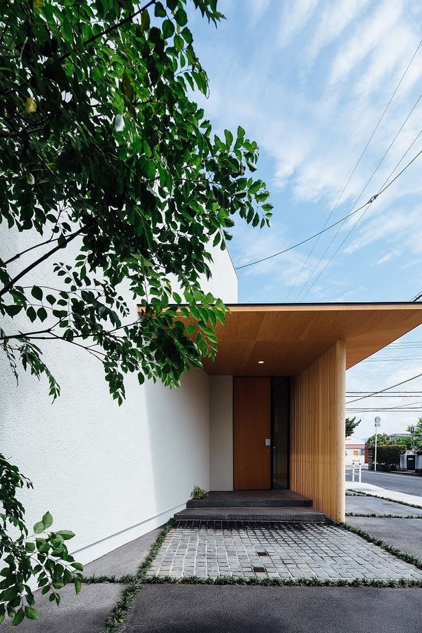 KADeL 【4000万円台/大阪府/間取り有/50坪】「囲炉裏の住宅」古き良き和の趣　吹き抜けテラスで開放的な中庭の家の建築実例画像3