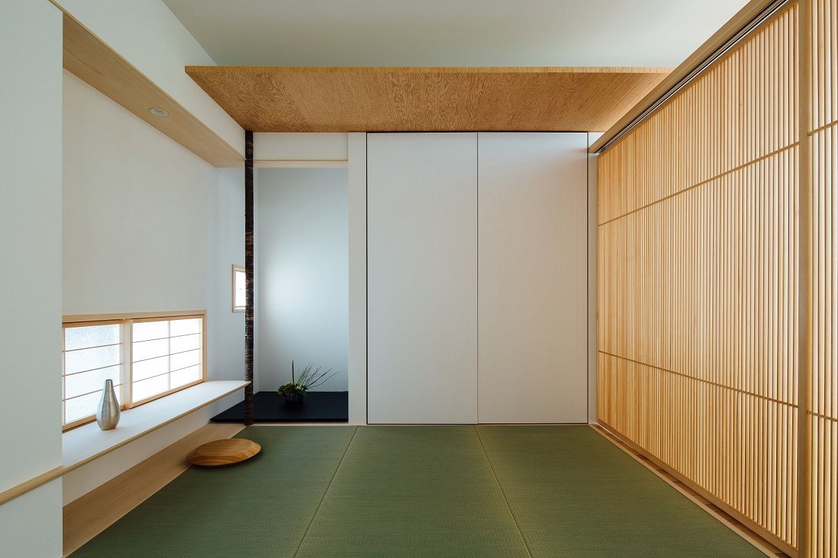 KADeL 【4000万円台/大阪府/間取り有/50坪】「囲炉裏の住宅」古き良き和の趣　吹き抜けテラスで開放的な中庭の家の建築実例画像6