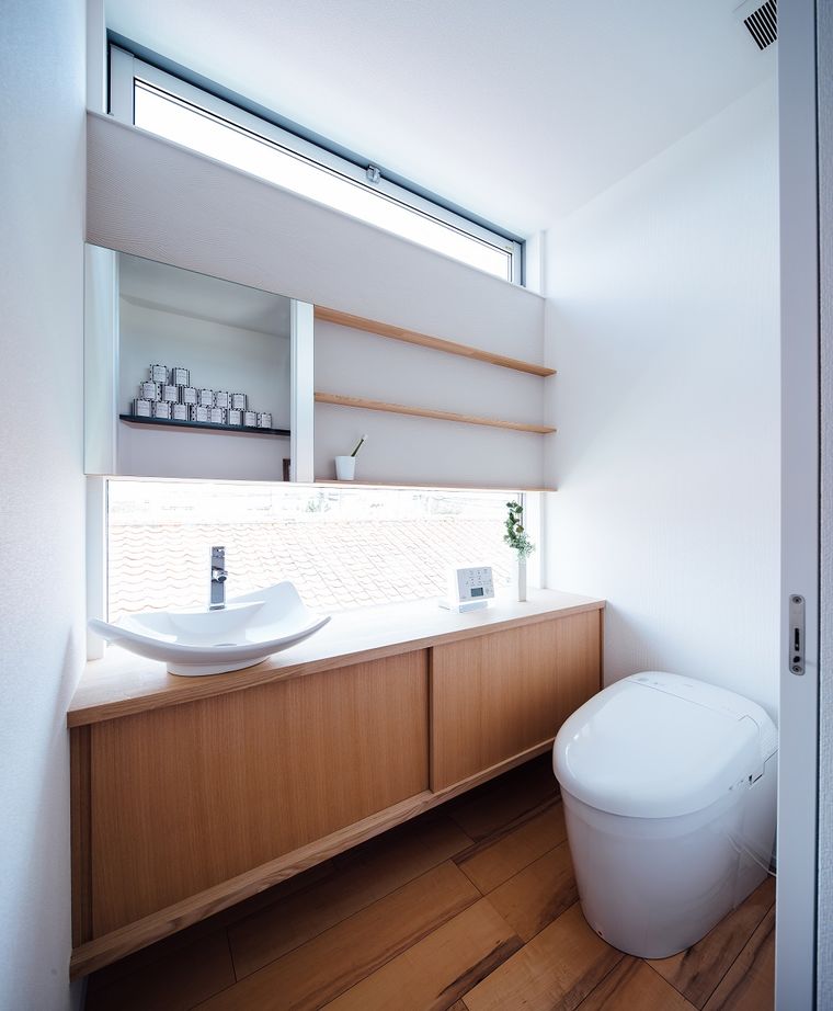 KADeL 【4000万円台/大阪府/間取り有/50坪】「囲炉裏の住宅」古き良き和の趣　吹き抜けテラスで開放的な中庭の家の建築実例画像9