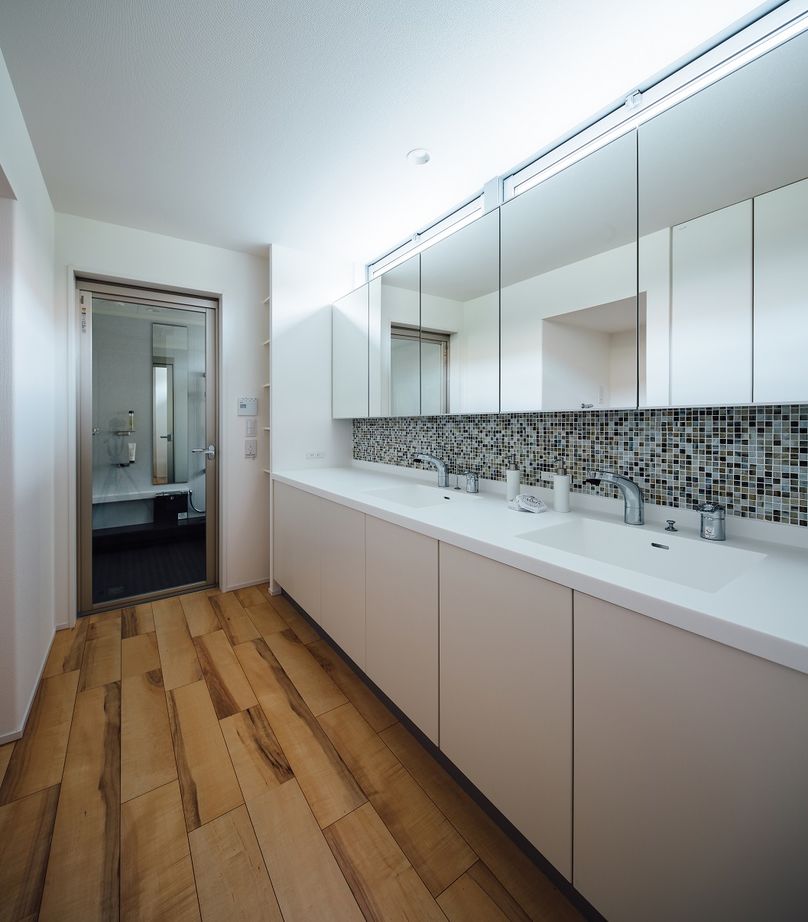 KADeL 【4000万円台/大阪府/間取り有/50坪】「囲炉裏の住宅」古き良き和の趣　吹き抜けテラスで開放的な中庭の家の建築実例画像10