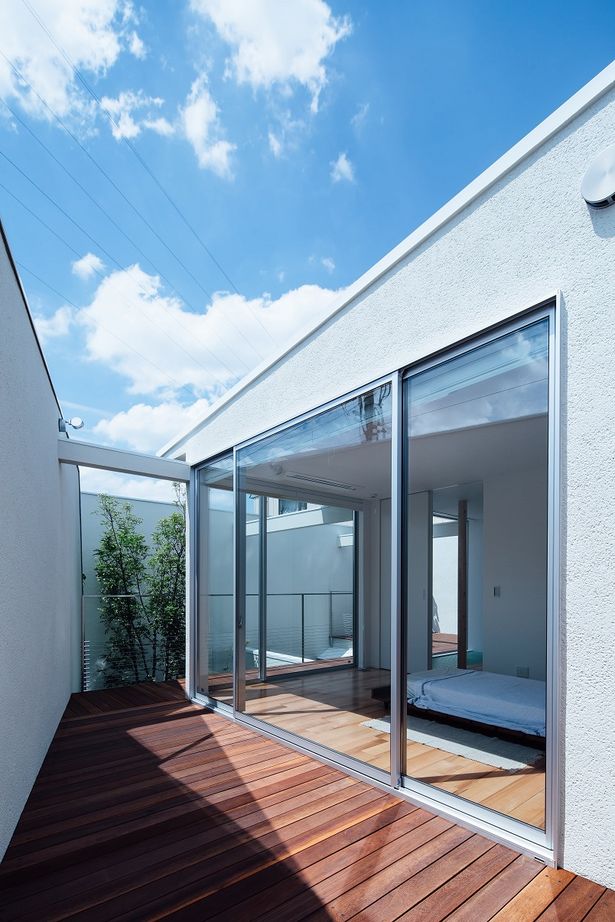 KADeL 【4000万円台/大阪府/間取り有/50坪】「囲炉裏の住宅」古き良き和の趣　吹き抜けテラスで開放的な中庭の家の建築実例画像14