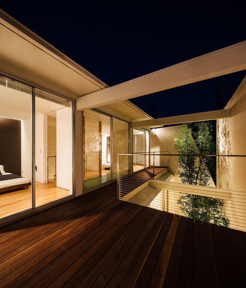 KADeL 【4000万円台/大阪府/間取り有/50坪】「囲炉裏の住宅」古き良き和の趣　吹き抜けテラスで開放的な中庭の家の建築実例画像16