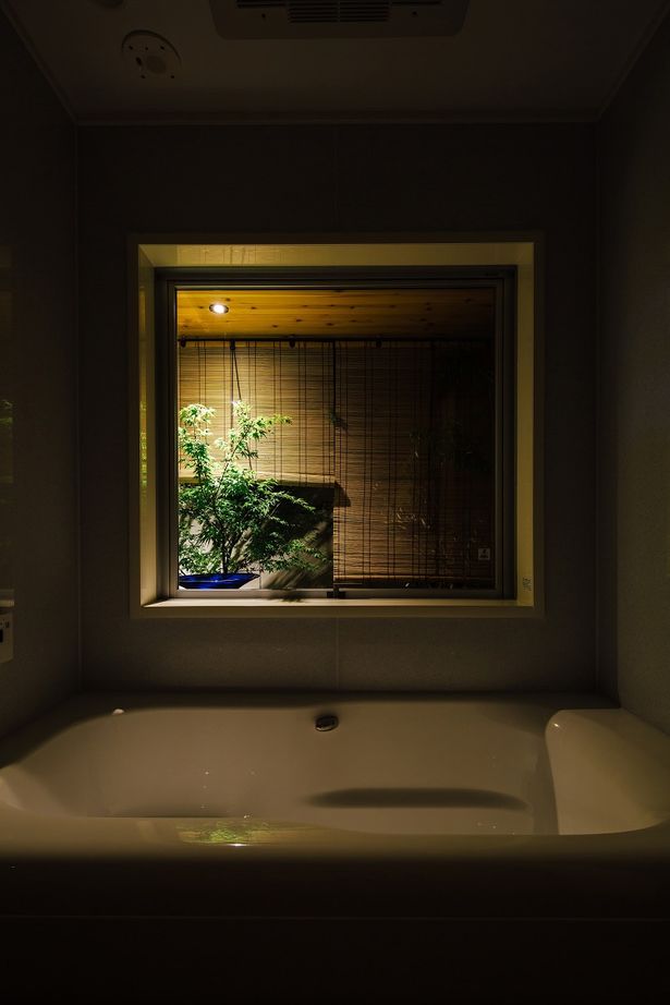 KADeL 【4000万円台/大阪府/間取り有/50坪】「囲炉裏の住宅」古き良き和の趣　吹き抜けテラスで開放的な中庭の家の建築実例画像19