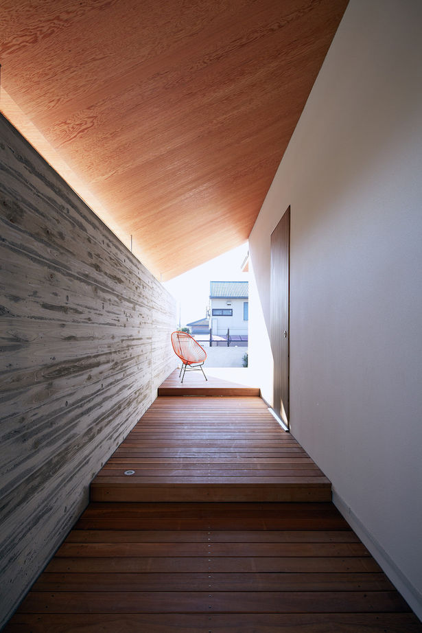 KADeL 【5000万円～/大阪府/間取り図有】感じるのは緑の豊かさ。日本の昔の住宅に倣った平屋のように暮らせる家の建築実例画像2