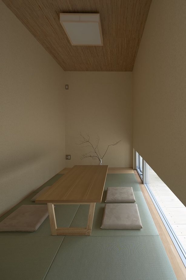 KADeL 【滋賀県】計算し尽くされた生活動線に感動。白い壁に守られた中庭と吹き抜けの家の建築実例画像6