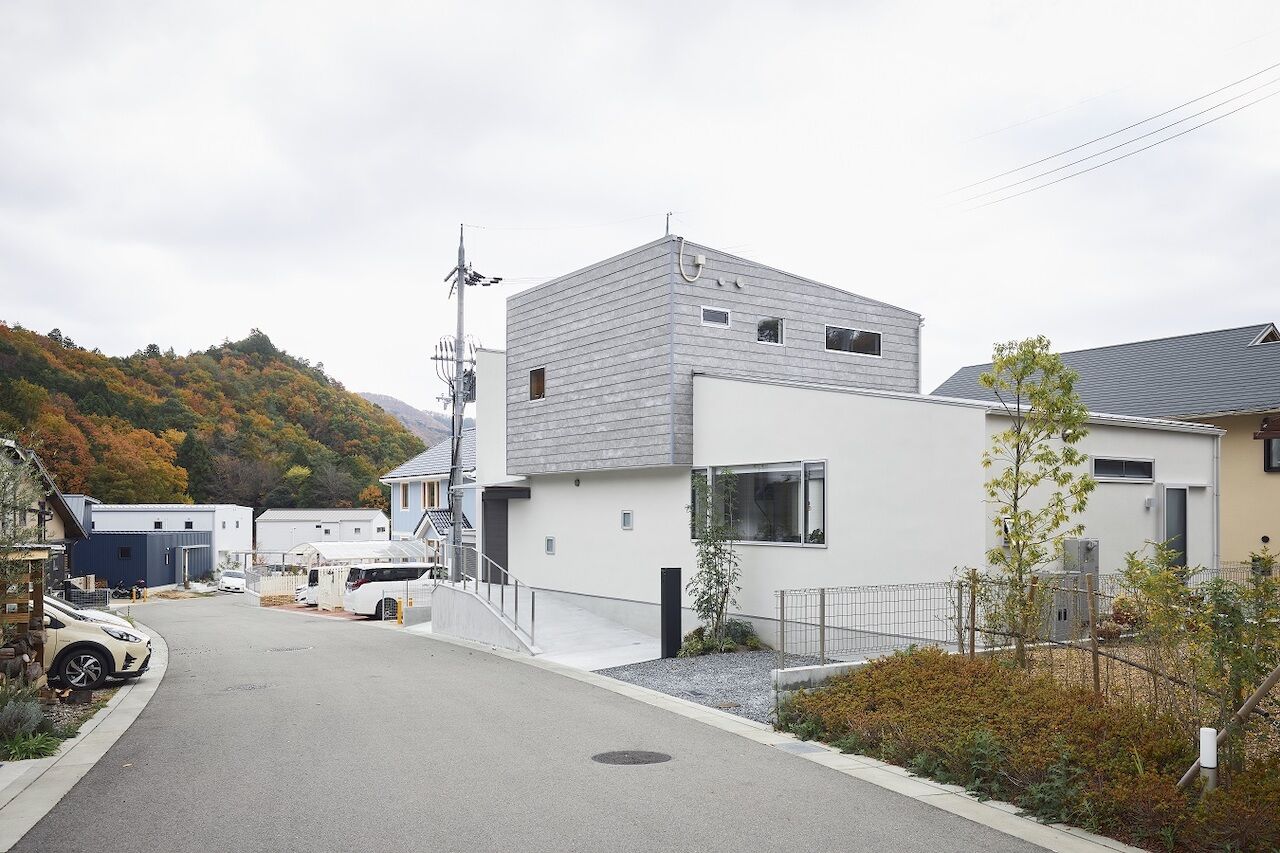 KADeL 【大阪/3000万円台】船をイメージした外観や家事がしやすい動線が魅力。子どもの成長を見守る「箕面の家」の建築実例画像2