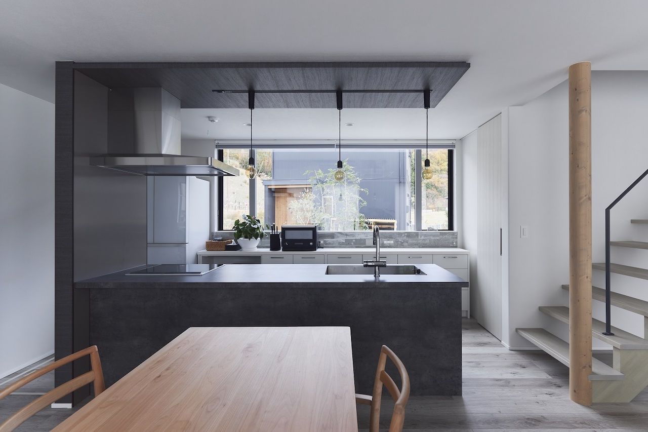 KADeL 【大阪/3000万円台】船をイメージした外観や家事がしやすい動線が魅力。子どもの成長を見守る「箕面の家」の建築実例画像3