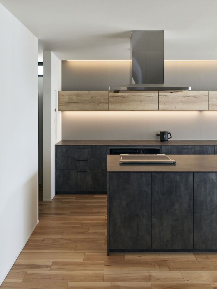 KADeL 【平屋/大阪府/3000万円台】窓の配置と庇の出で光をコントロール。凛とした美しさを纏った「大阪の平屋」の建築実例画像4