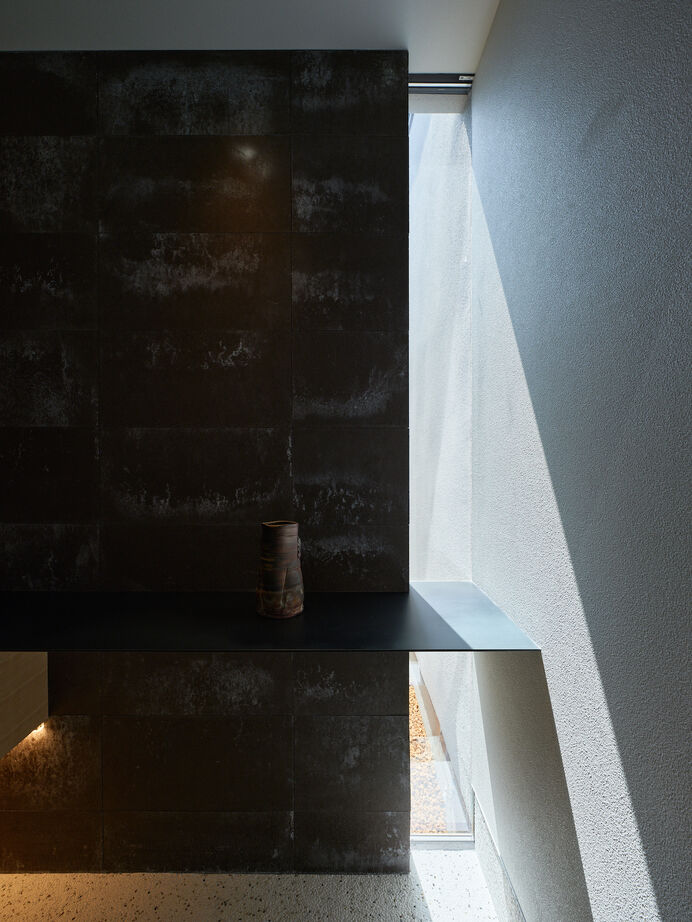 KADeL 【平屋/大阪府/3000万円台】窓の配置と庇の出で光をコントロール。凛とした美しさを纏った「大阪の平屋」の建築実例画像8