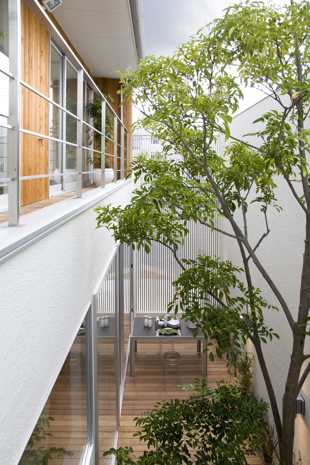 KADeL 【4000万円台/奈良県】「コートハウス」　立体的な中庭を配置した開放的な計画 │中庭│50坪│の建築実例画像3