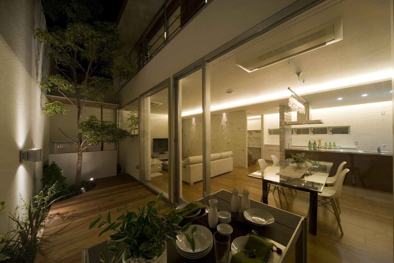 KADeL 【4000万円台/奈良県】「コートハウス」　立体的な中庭を配置した開放的な計画 │中庭│50坪│の建築実例画像8