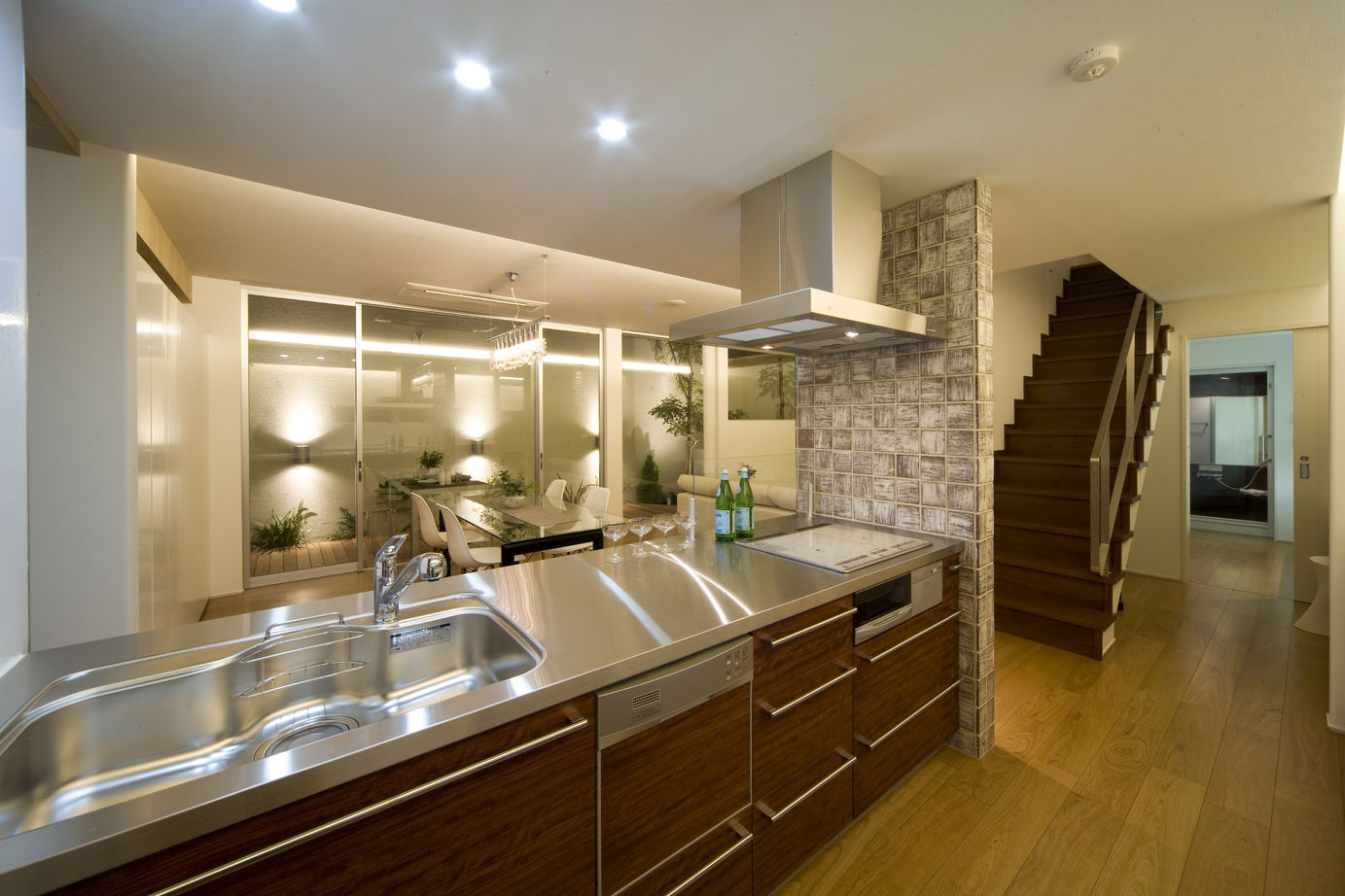 KADeL 【4000万円台/奈良県】「コートハウス」　立体的な中庭を配置した開放的な計画 │中庭│50坪│の建築実例画像9