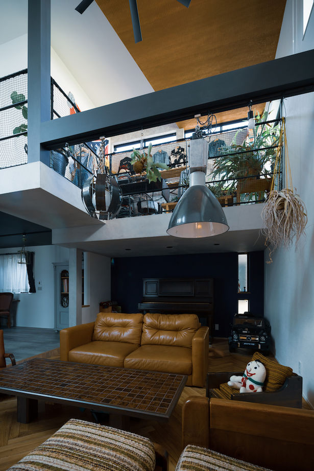 KADeL 【4000万円台/大阪府/30坪/間取り図有】｢terrace｣　スキップフロアや吹抜けの開放的なリビング│3階建ての建築実例画像3