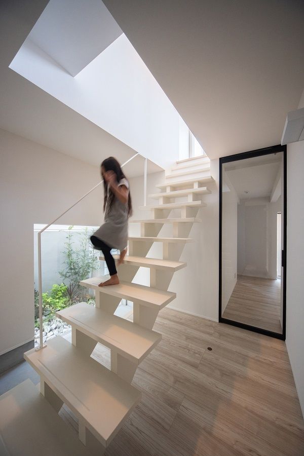 KADeL 【3000万円台/兵庫県/間取り図有】「神戸市×神戸の街並みが見下ろせる家」2階LDKで眺望と風通しの良い家の建築実例画像4