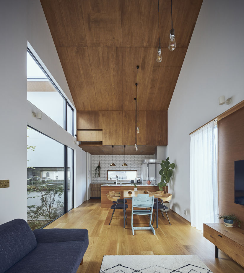 KADeL 【3000万円台/兵庫県/間取り図有】「囲む家」中庭を囲み開放感とプライバシーを両立　外に閉じて内に開く家の建築実例画像4