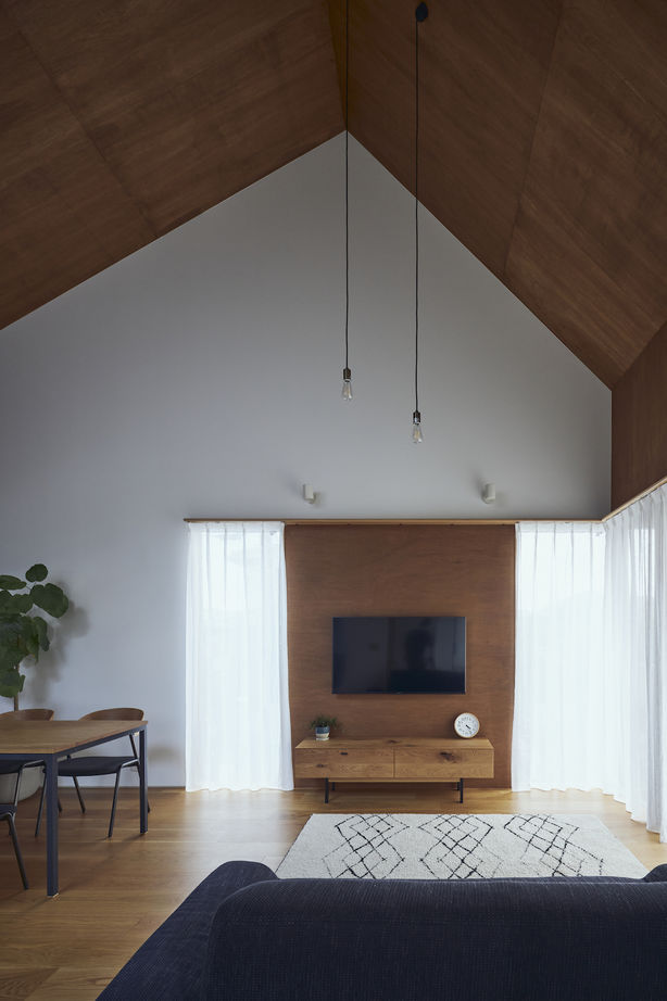 KADeL 【3000万円台/兵庫県/間取り図有】「囲む家」中庭を囲み開放感とプライバシーを両立　外に閉じて内に開く家の建築実例画像5