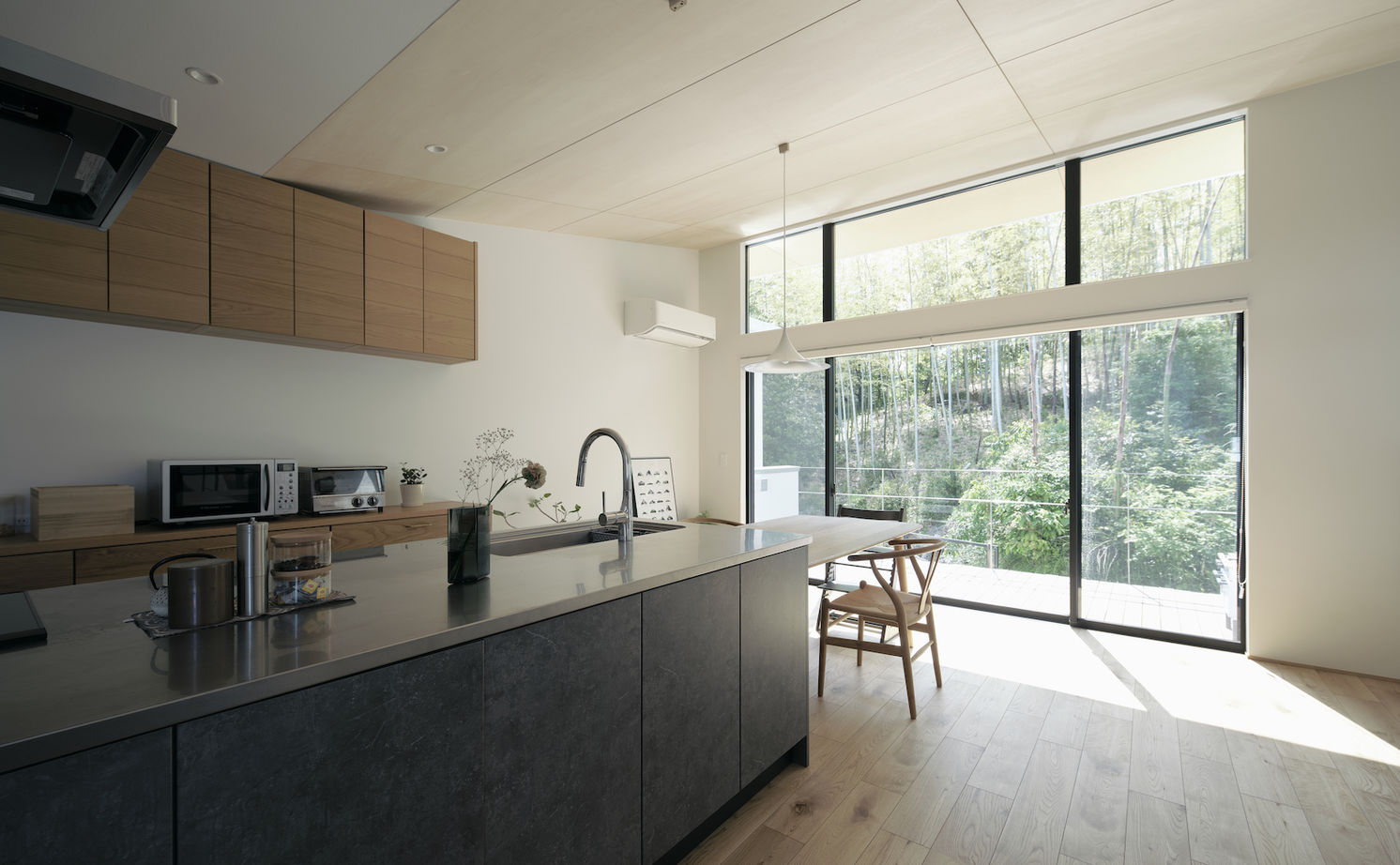 KADeL 【3000万円台/大阪府】「森の借景の家」ナチュラルな北欧インテリアと調和する眺望を活かした2階LDKの家の建築実例画像