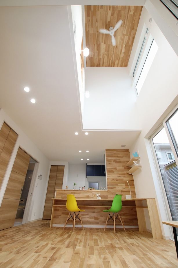 山田建築店 無垢の木をふんだんに使用した吹き抜けのLDKが美しい木の家の建築実例画像3