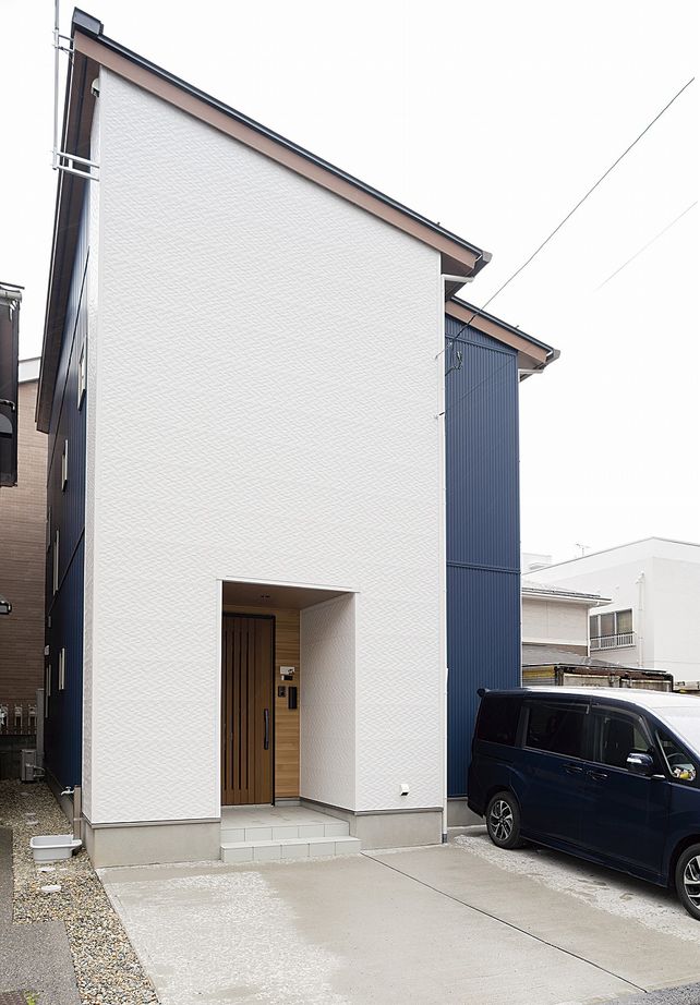 山田建築店 無垢の木をふんだんに使用した吹き抜けのLDKが美しい木の家の建築実例画像7