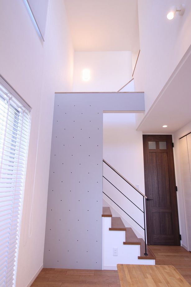 山田建築店 ボルダリングウォールに吹き抜けのリビング…キッチンを中心に家族がつながる、温もりの家の建築実例画像5