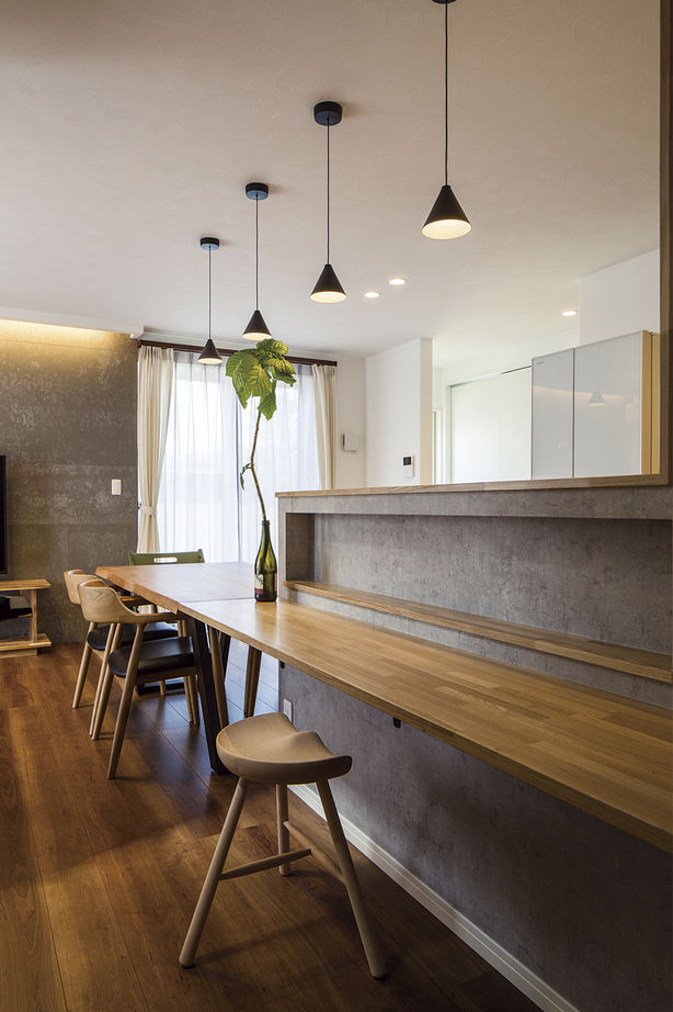 山田建築店 カフェのような空間で家族のひと時をゆったり過ごす。利便性の高い快適な暮らしと素材の質感を愉しむ木の家の建築実例画像1