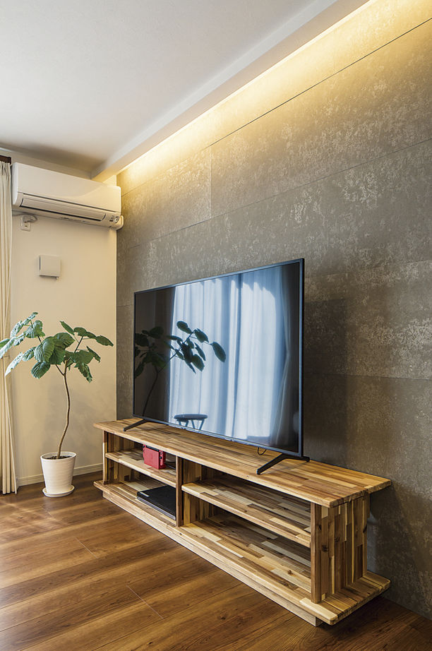 山田建築店 カフェのような空間で家族のひと時をゆったり過ごす。利便性の高い快適な暮らしと素材の質感を愉しむ木の家の建築実例画像3