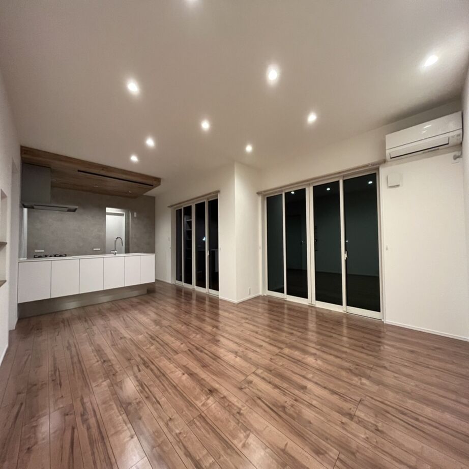 RELUXY HOME 【本体価格2000万円台/35.3坪】家事ラク動線にこだわった吹き抜け階段のある家の建築実例画像2