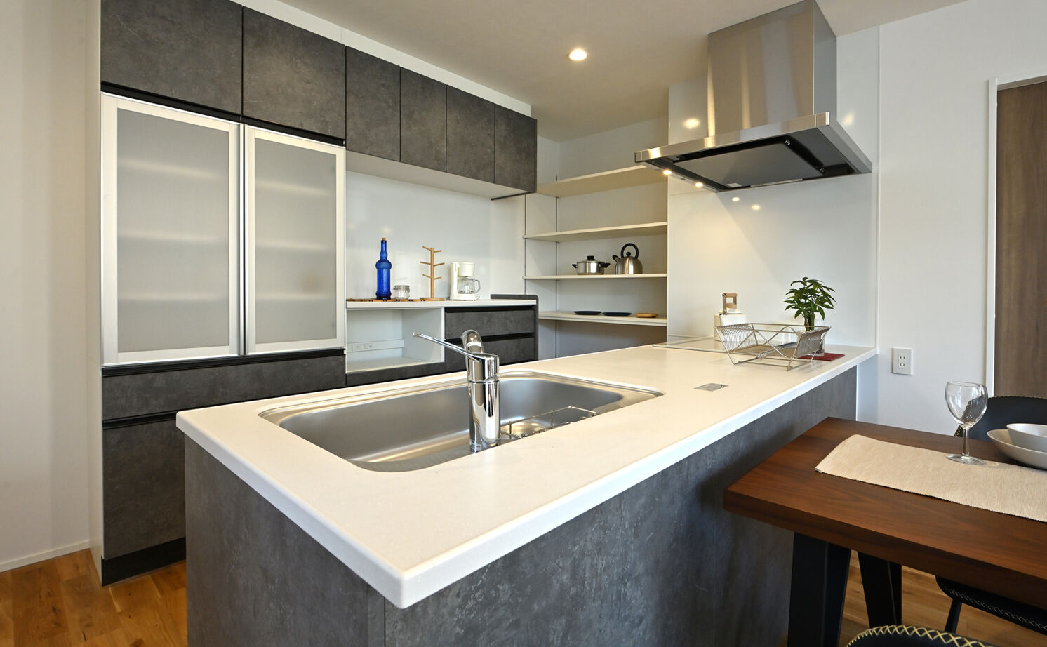 ink collaborate with niko and ...  【屋上バルコニー・間取り図あり】「蔵」は子どもの遊び場！星を眺め、バルコニーでくつろぐのが日々の癒しの建築実例画像8