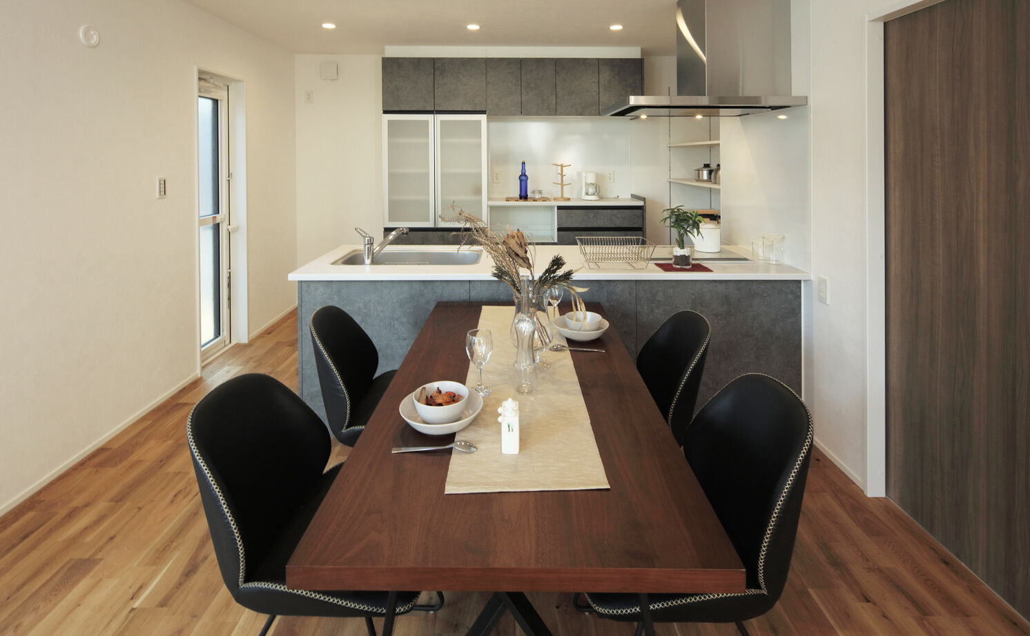 ink collaborate with niko and ...  【屋上バルコニー・間取り図あり】「蔵」は子どもの遊び場！星を眺め、バルコニーでくつろぐのが日々の癒しの建築実例画像9