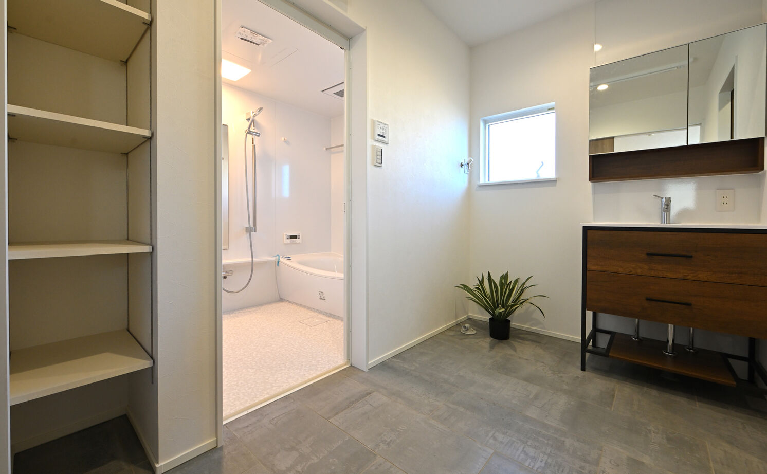 ink collaborate with niko and ...  【屋上バルコニー・間取り図あり】「蔵」は子どもの遊び場！星を眺め、バルコニーでくつろぐのが日々の癒しの建築実例画像10