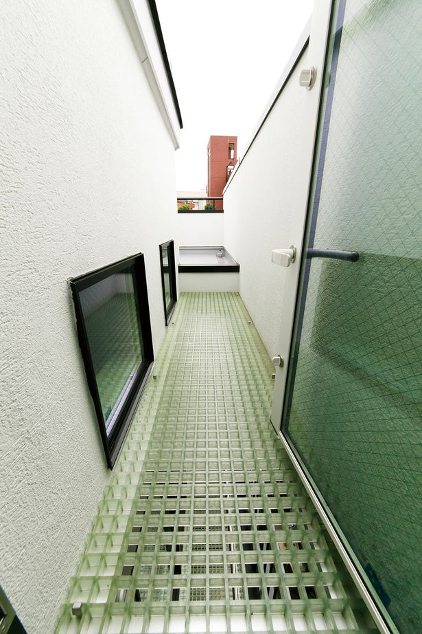 フローレンスガーデン(工藤建設) 【4000万円台／地下室／狭小／2階リビング】敷地は24.8 坪。地下に高性能音楽スタジオのある住まいの建築実例画像9