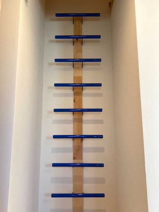 友和ホーム 【2000万円台/珪藻土/無垢材/自然素材】天井に梁を出し、腰壁、階段に踊り場を設置、秘密の小部屋のある家の建築実例画像9