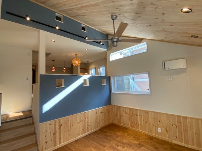 友和ホーム 【2000万円台/町田市】スキップフロアにキッチンを配した、遊び心ある自然素材の家の建築実例画像2